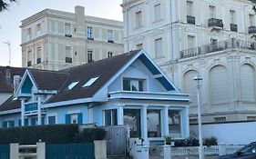 3 pieces avec terrasse entre plage et centre ville